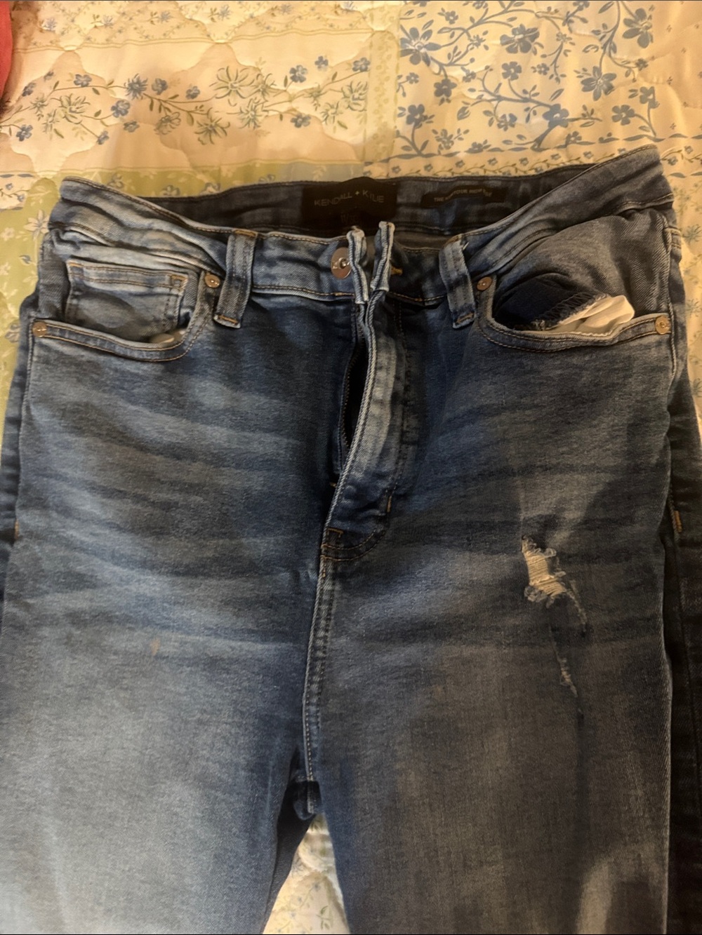 Women’s Kendall & Kylie  Blue Distressed Jeans - Classic Denim size 11/30